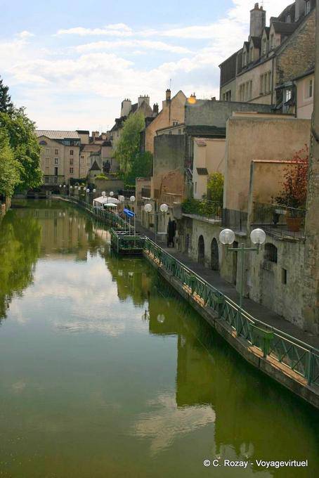 Dole, paseo canal Curtidores - Francia