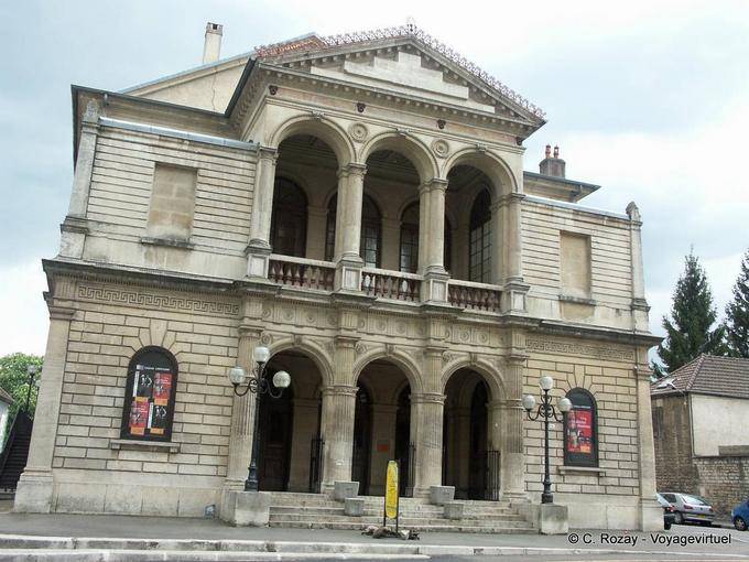 El teatro, construido 1840-1844 Dole - Francia