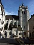 Vista desde la calle de Besançon de la catedral de Notre Dame Dole, Francia.