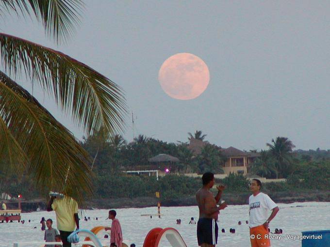 Cita con la luna, Boca Chica, Rep. Dominicana