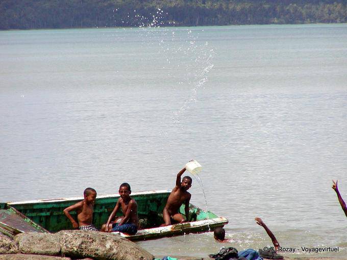 Juegos acuáticos Niños, Panes, Rep. Dominicana