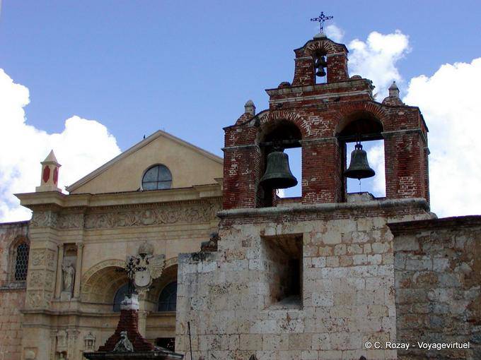 Fachada de la Catedral Primada de América (NS de la Encarnación), Santo Domingo, Rep. Dominicana