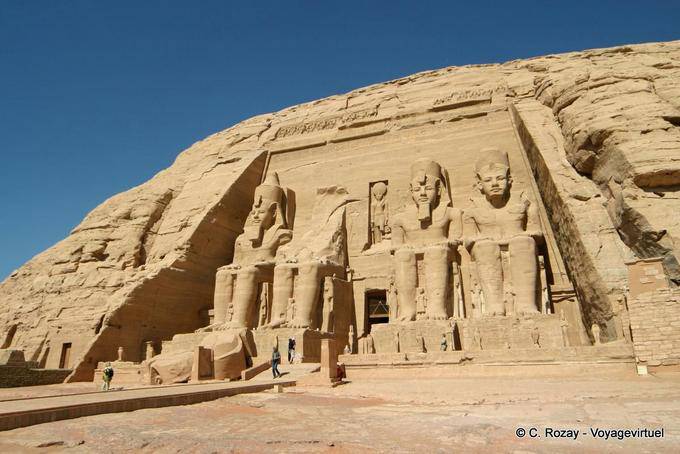 Abu Simbel, gran templo panorámica - Egipto