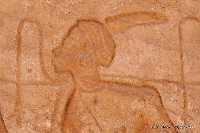 Fragmento de un friso del Templo del Sol de Ramsés II (close up), Abu Simbel - Egipto