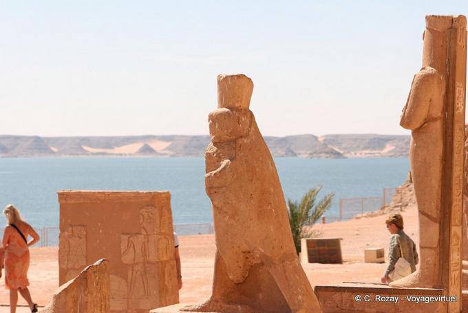 Estela y Horus al Lago Nasser, Abu Simbel - Egipto