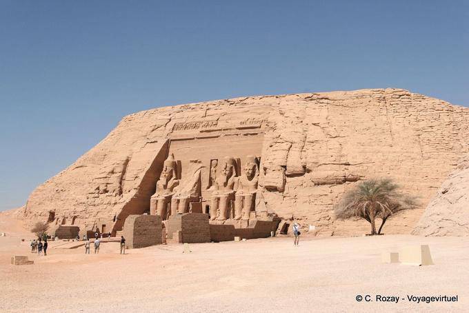 Panorámica Colina Gran Templo dedicado a Amón-Re y Re-Horakhty, Abu Simbel - Egipto