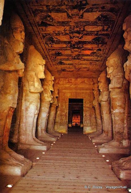 Pilares de Osiris de la gran sala, Templo de Re-Harakhte, Abu Simbel - Egipto