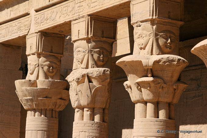 Las representaciones de Hathor en los pilares de Mammisi, Templo de Philae - Egipto