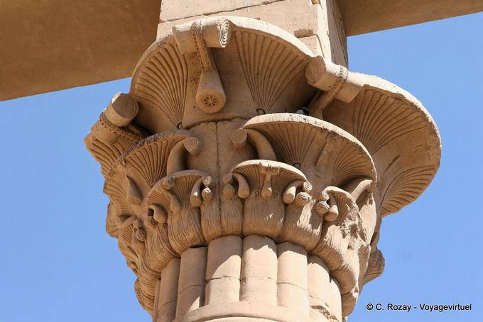 Detalle de capital de una columna, Templo de Philae - Egipto
