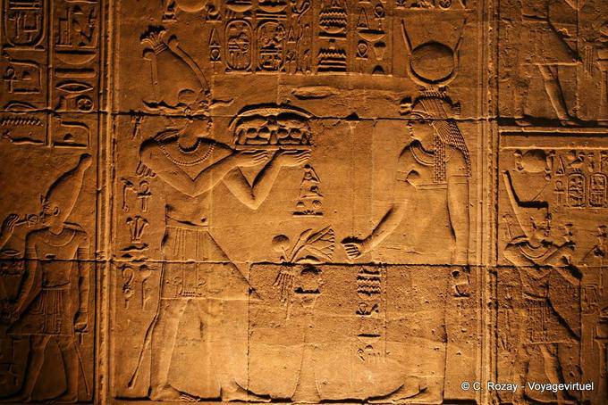 Ofrenda (relieve), Templo de Philae - Egipto