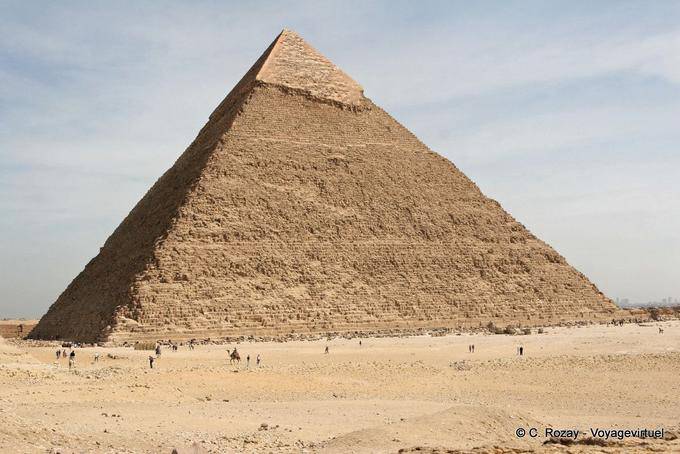 Pirámide de Kefrén: las caras están orientadas en los cuatro puntos cardinales - Egipto