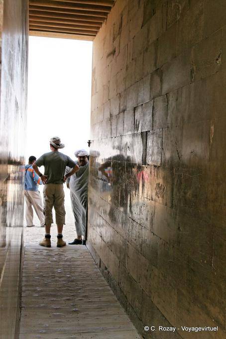 Paredes del pasillo de entrada suavizada, Zoser, Saqqara - Egipto