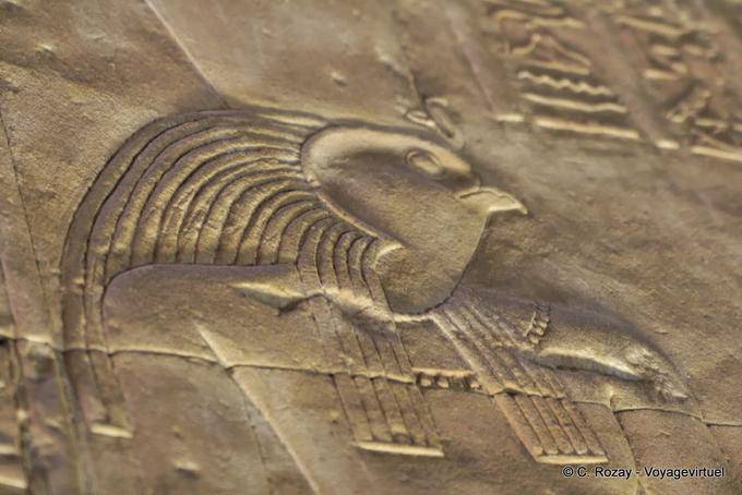 Perfil de Horus en el Santo de los Santos, Edfu - Egipto
