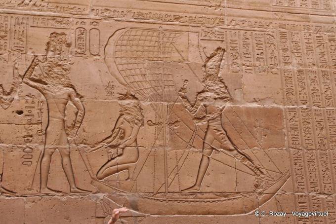 Batalla de Horus contra Seth, Fresco martillado por copta, Templo de Edfu Ambulatoria - Egipto