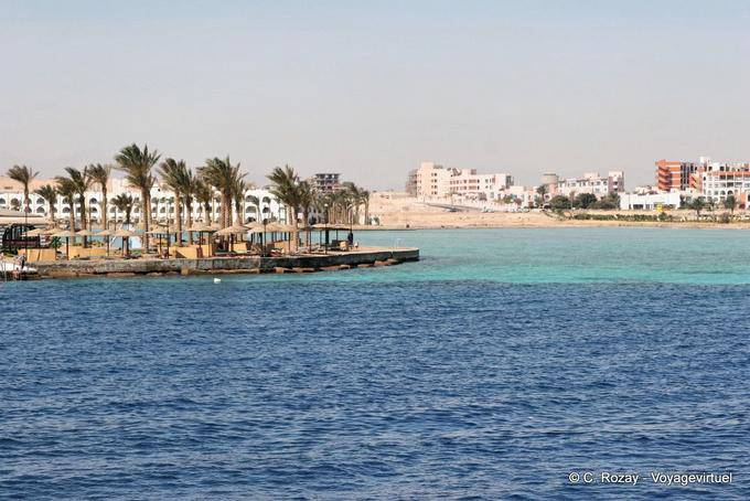 Resorts y playa artificial, Hurghada - Egipto
