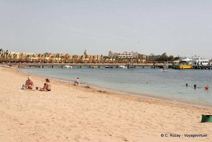 Playa de arena a Hurghada - Egipto