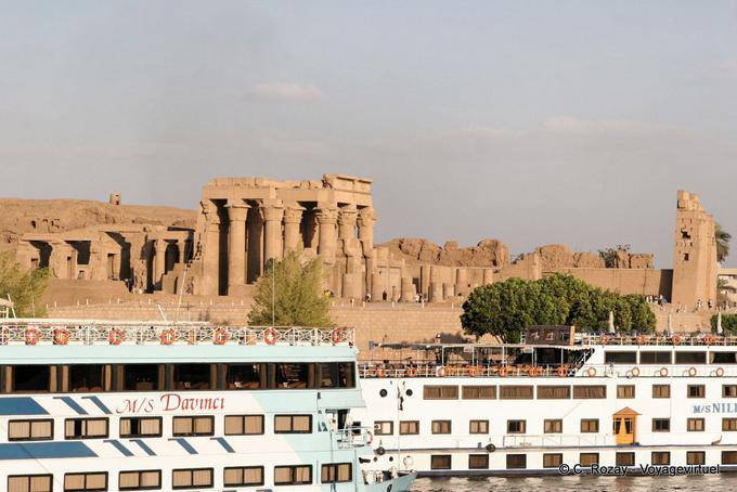 Vista desde el Templo del Nilo de Kom Ombo, Kom Ombo - Egipto