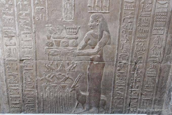 Collares y antílopes portadores de Socorro, Templo de Kom Ombo - Egipto