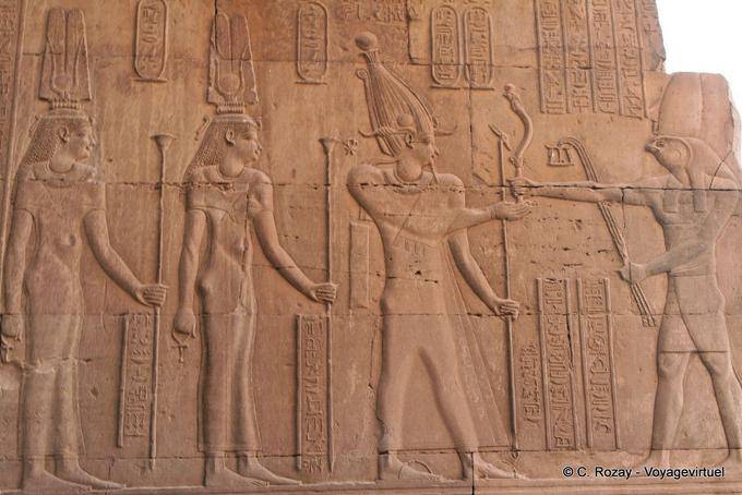 Horus con el jeroglífico de la Sed festival de Ptolomeo VI, templo de Kom Ombo - Egipto