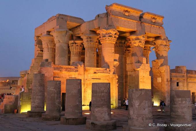 Iluminación nocturna del Templo de Kom Ombo - Egipto