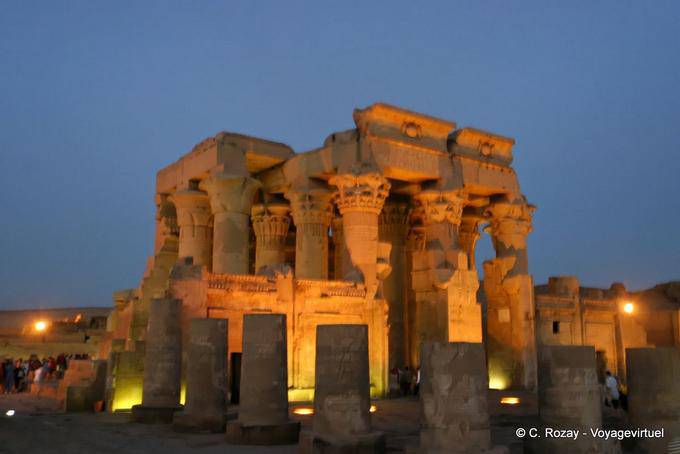 Opinión de la noche, el templo de Kom Ombo - Egipto