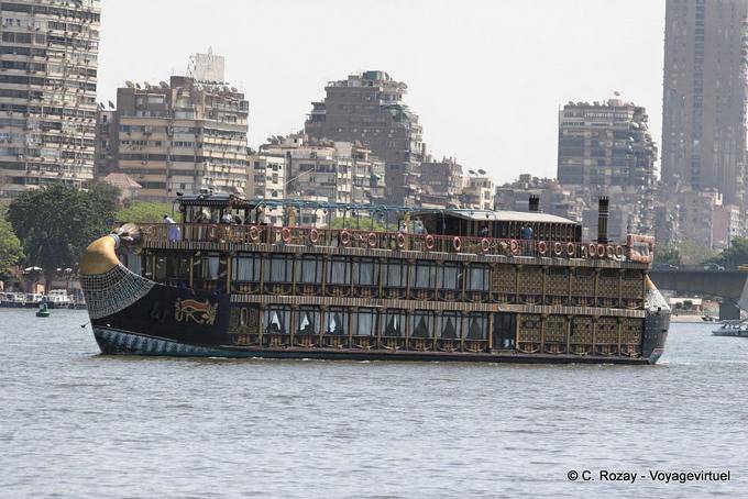 Barco en el Nilo, El Cairo - Egipto