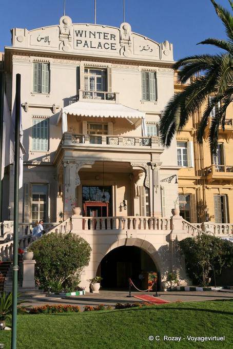 La entrada al Palacio de Invierno, Luxor - Egipto