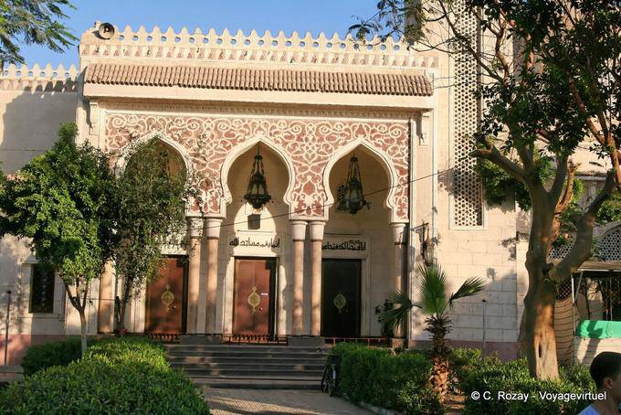 Bello ejemplo de la arquitectura en Luxor - Egipto