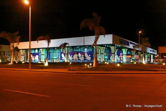El aeropuerto de Luxor, vista exterior - Egipto