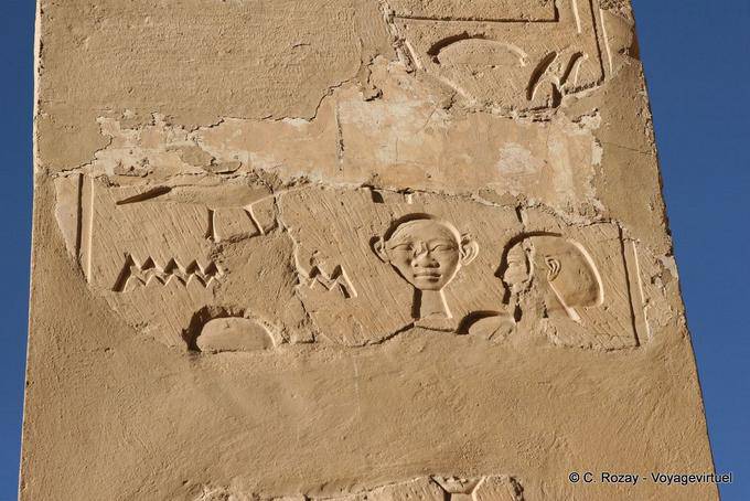 Detalle de una columna de la Capilla de Hathor, Templo de Hatshepsut - Egipto