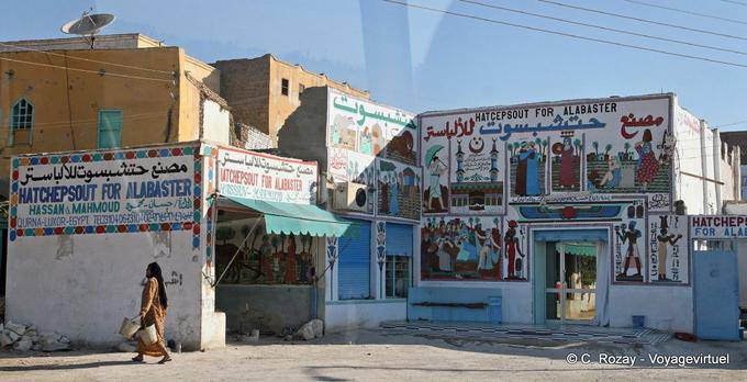 La pintura de la fachada, Qurna, Hatshepsut por alabastro - Egipto