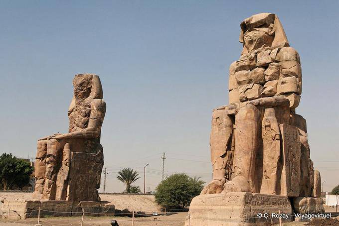 Las estatuas colosales de Memnon marcan la ubicación de la Amenophium - Egipto
