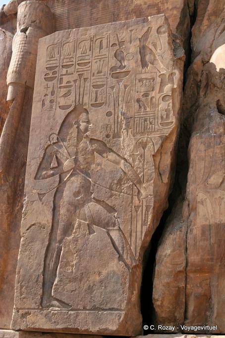 Dios Nilo atar el papiro de unificar las dos Egypts, junto al trono, Memnon - Egipto