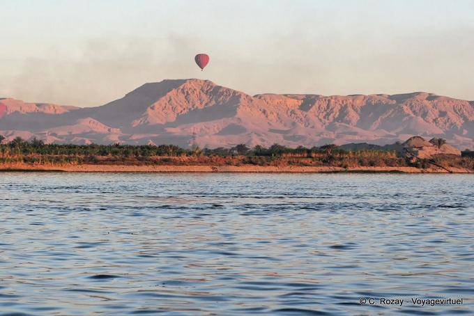 Globo de aire caliente al amanecer, Luxor - Egipto