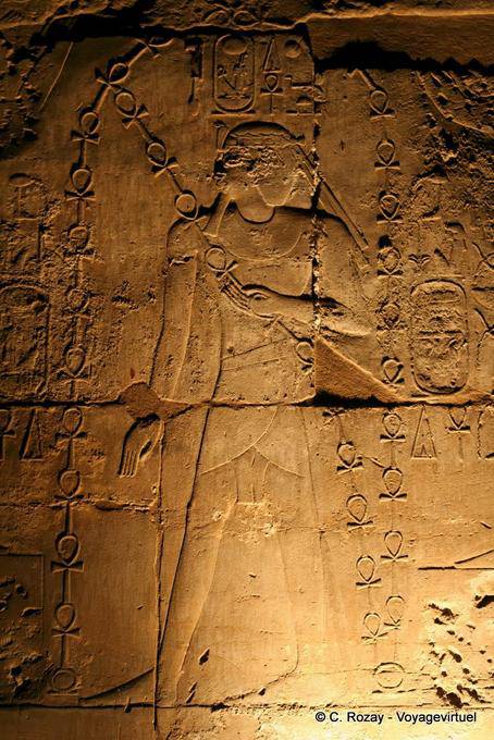 Alivio que representa a Alejandro Magno, Luxor - Egipto