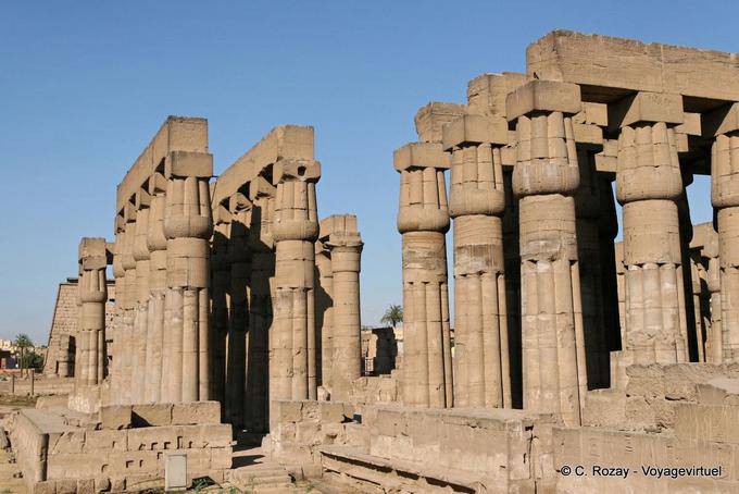 Bosque de columnas, hasta la fecha, el Templo de Luxor - Egipto
