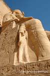 La reina Nefertari, a los pies de su rey, Abu Simbel, Egipto.
