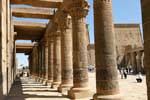 West pórtico de columnas, Templo de Philae, Egipto.