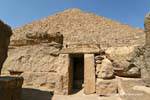 La entrada a la capilla de la secta de Menkaura, Con norte de la pirámide, Egipto.