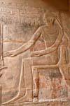 El alivio de la figura sentada en un trono, mastaba de Mereruka, Saqqara, Egipto.