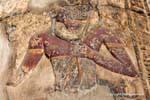 Busto alivio policromo en una columna de la sala hipóstila, templo de Esna, Egipto.