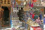 Tienda Hookah en el bazar turístico en El Cairo, Egipto.