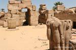 Lugar de identificarse con una rara derecho estatuario Karnak, Egipto.
