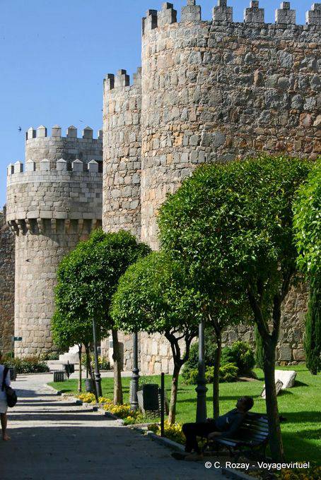 Las ondulaciones de la pared fortificada, Ávila - España