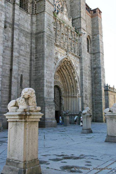 Puerta del Patio Chico, Catedral de Ávila - España