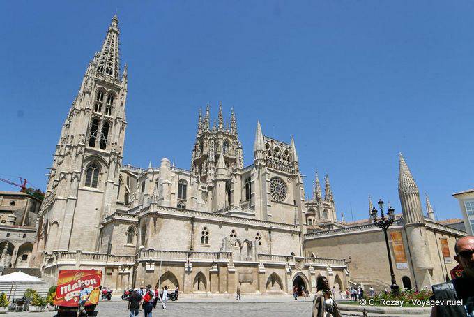 Burgos, Burgos Catedral vista desde la Plaza Rey Fernando - España