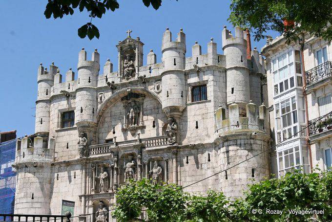 Burgos, Arco de Santa María - España
