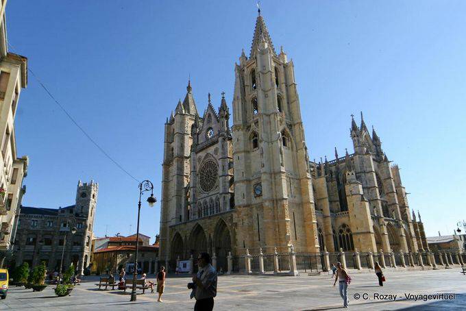 Vista desde la calle Ancha de Santa María de León - España