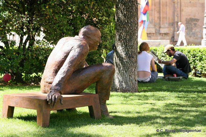 La curiosa Plaza Anaya, Salamanca - España
