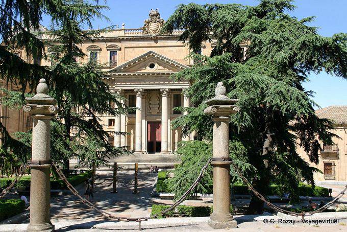 Palacio de Anaya, arquitectura neoclásica, Salamanca - España